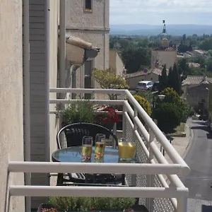 Maly Appart Avec Balcon Et 1 Studio En Rez-de-chaussée , Vedène France